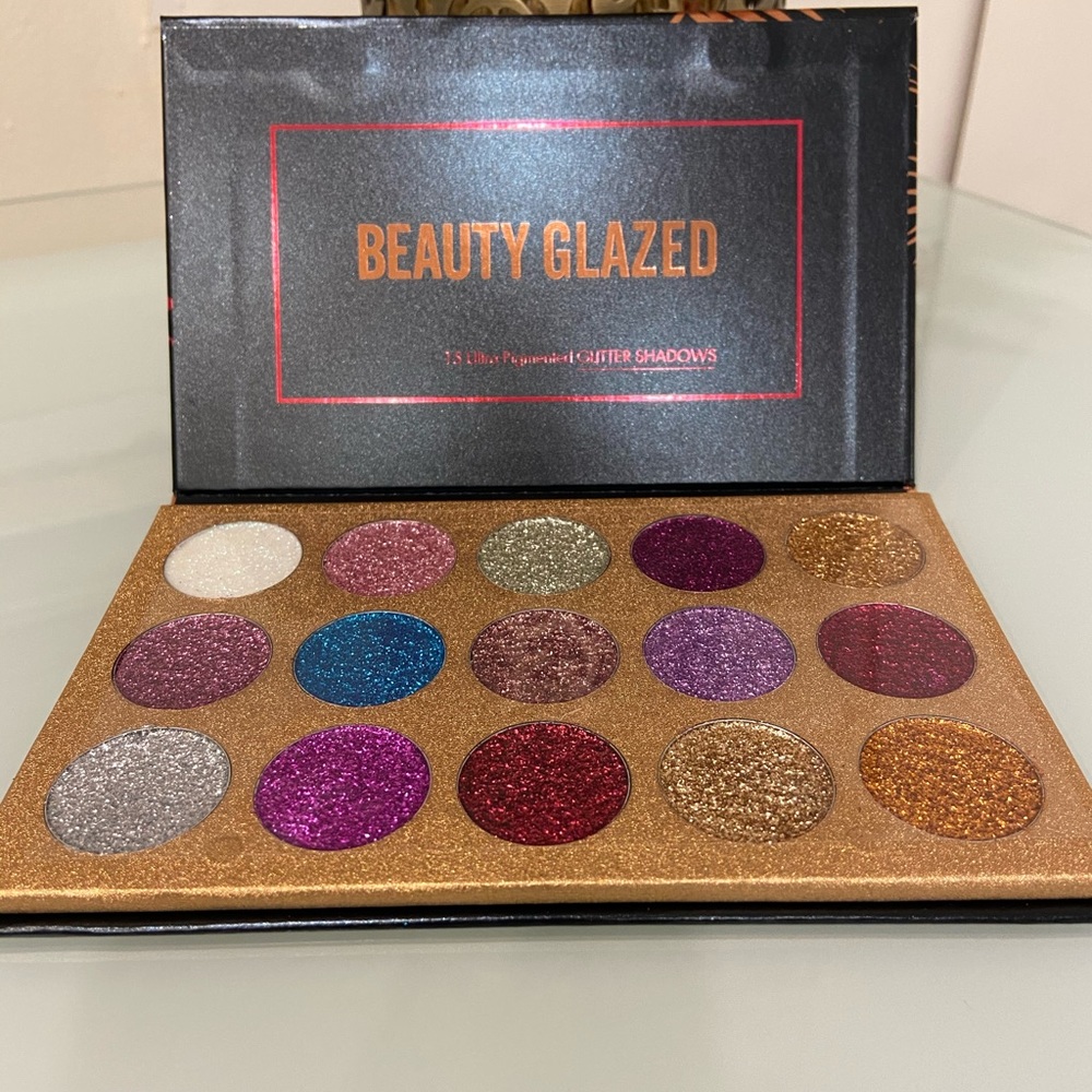 🚨4/$25🚨Glitter Eyeshadow Palette 15 shades NEW